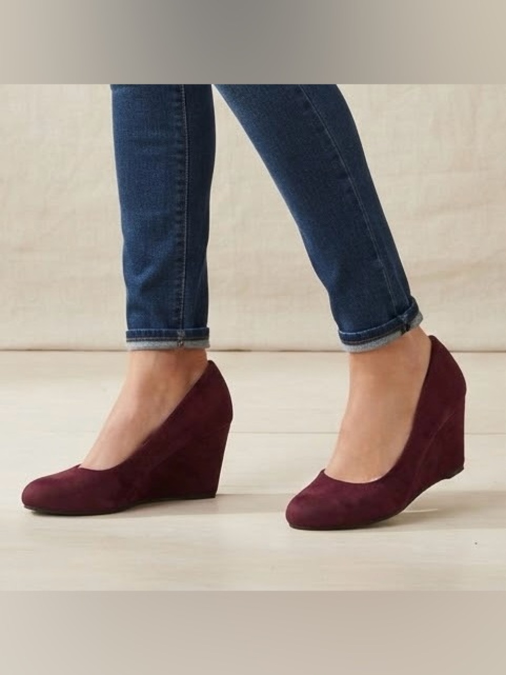 George Burgundy Faux Suede Wedge Heels Size 6.5 Platform Comfort Closed Toe Pump